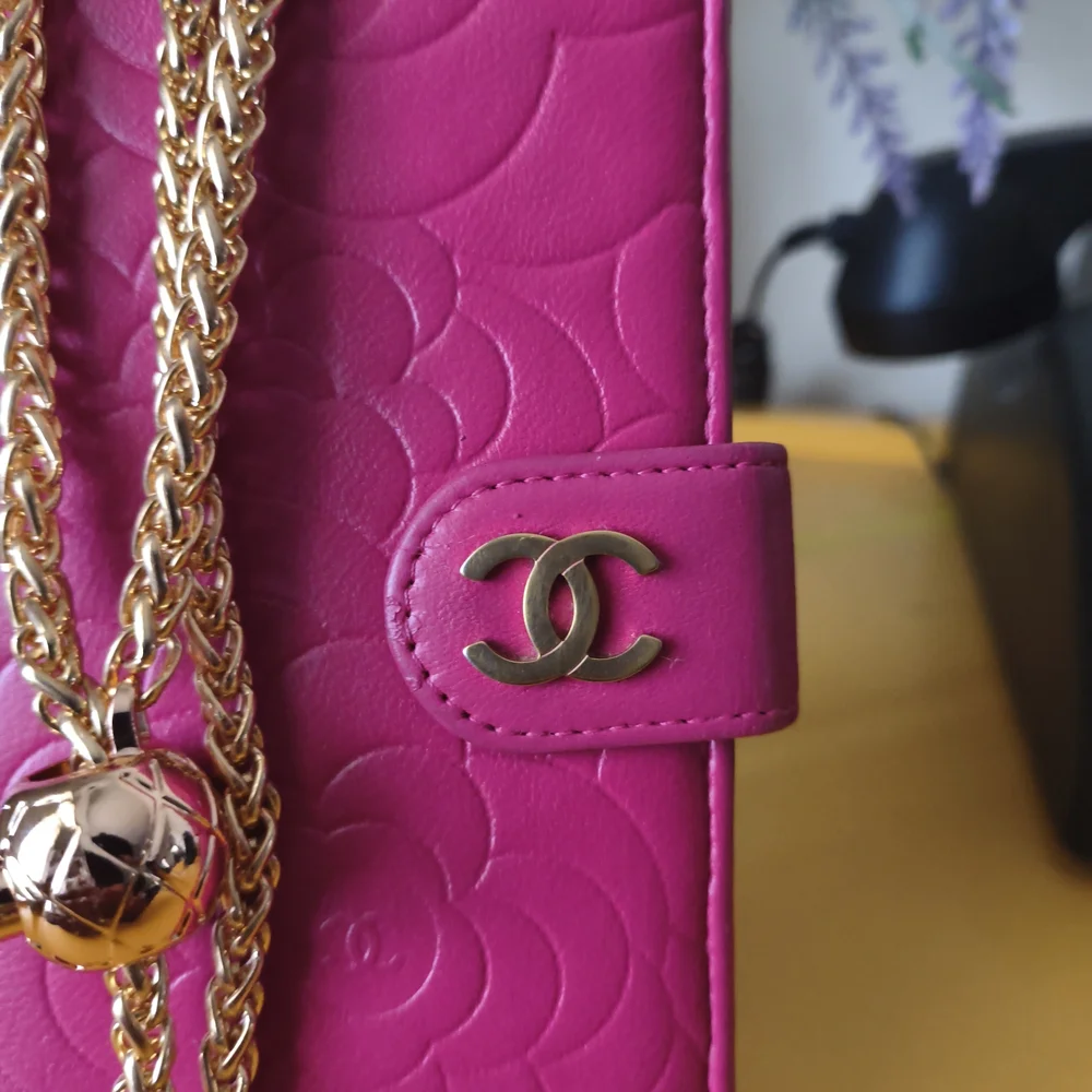 CHANEL Pink Camellia Embossed Compact Wallet W Chain 2010 - Picture 3 of 9